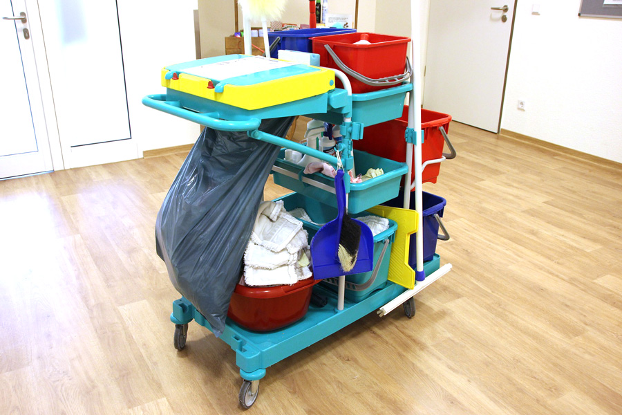 kindergarten reinigungskraft