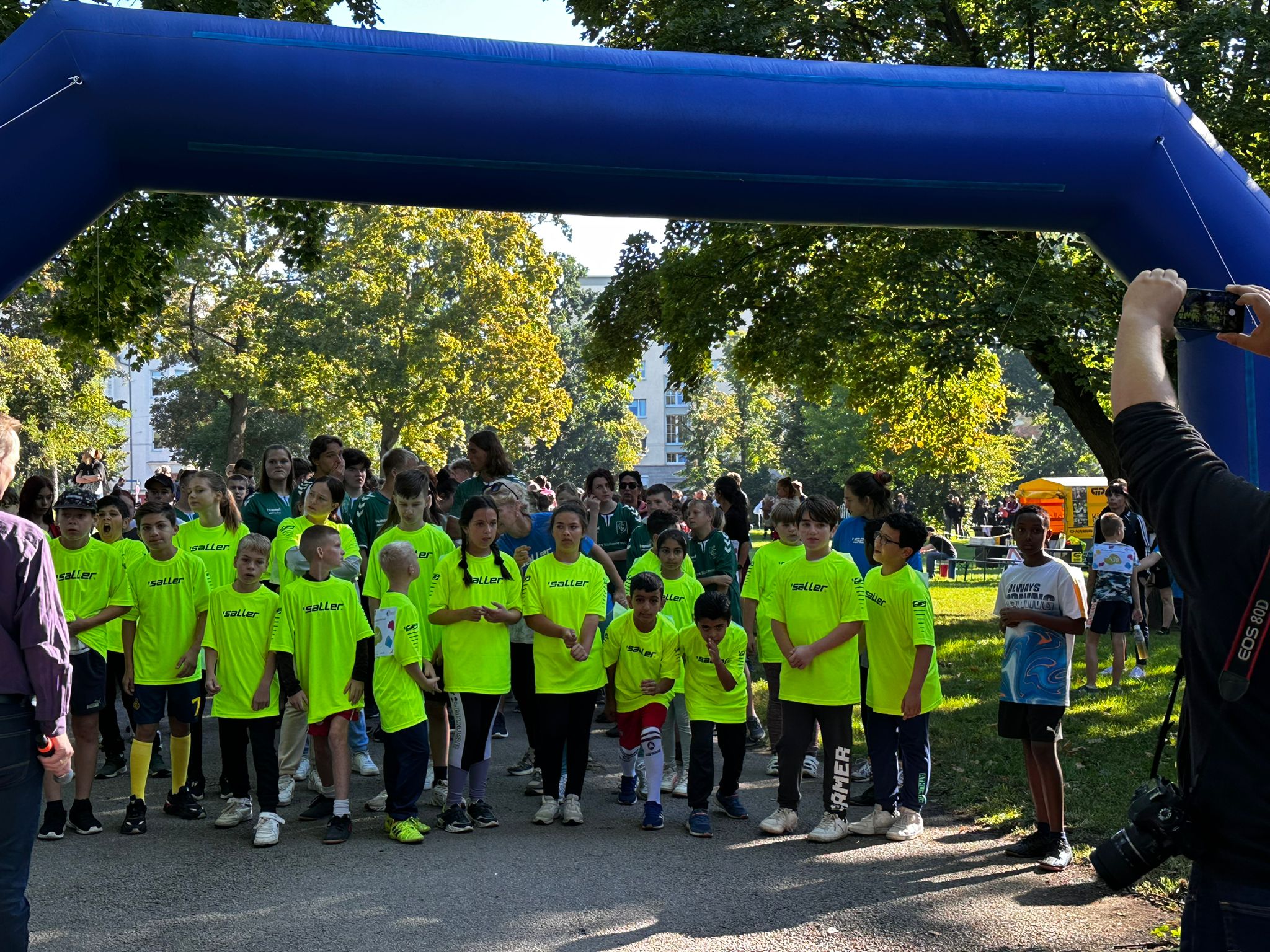 12. HALLIANZ Spendenlauf in Halle- das EBG vorne weg!